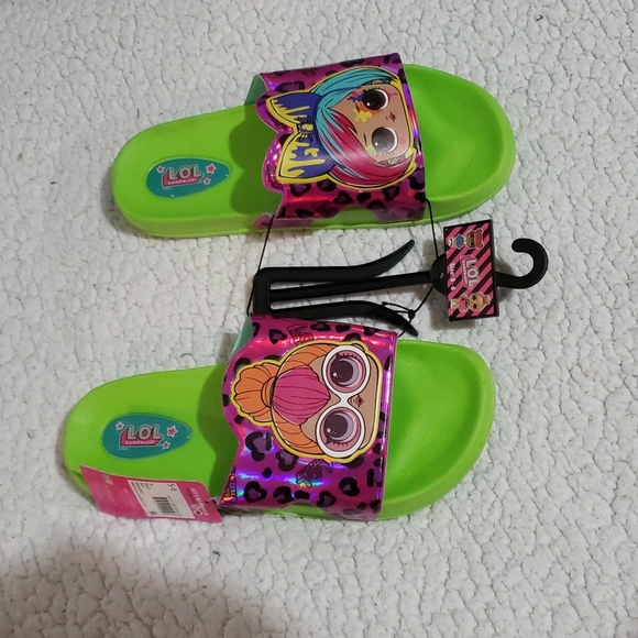 NWT L.O.L. girls Slides size 5/6 big girls - Picture 1 of 6